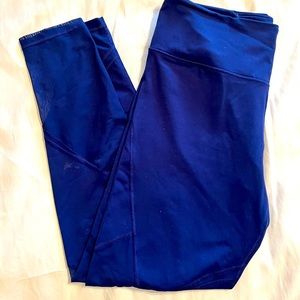 Victoria’s Secret navy knockout legging with mesh detail